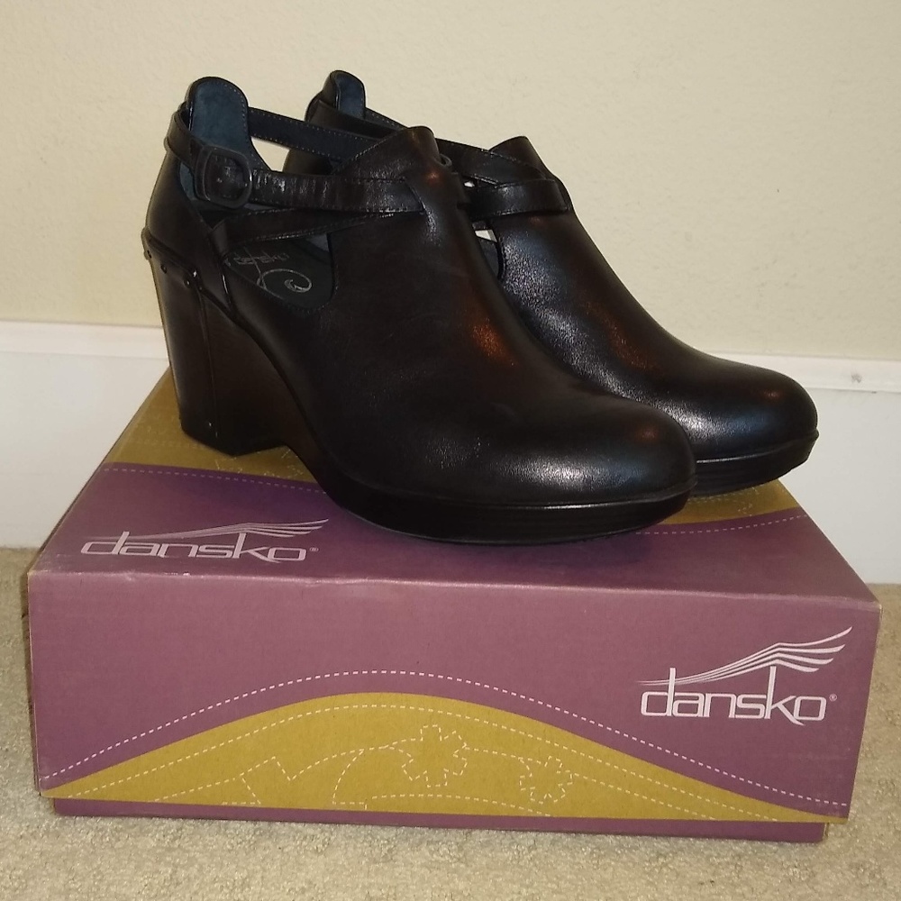 Dansko Franka Black Leather Wedge Boot Size 41